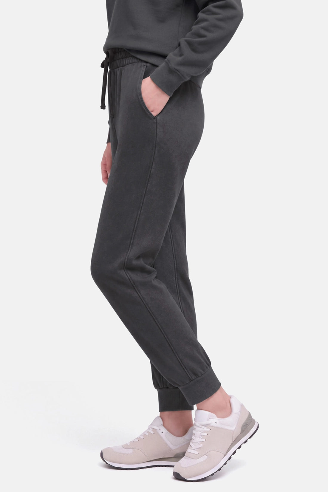 Jade Jogger - Pirate Black