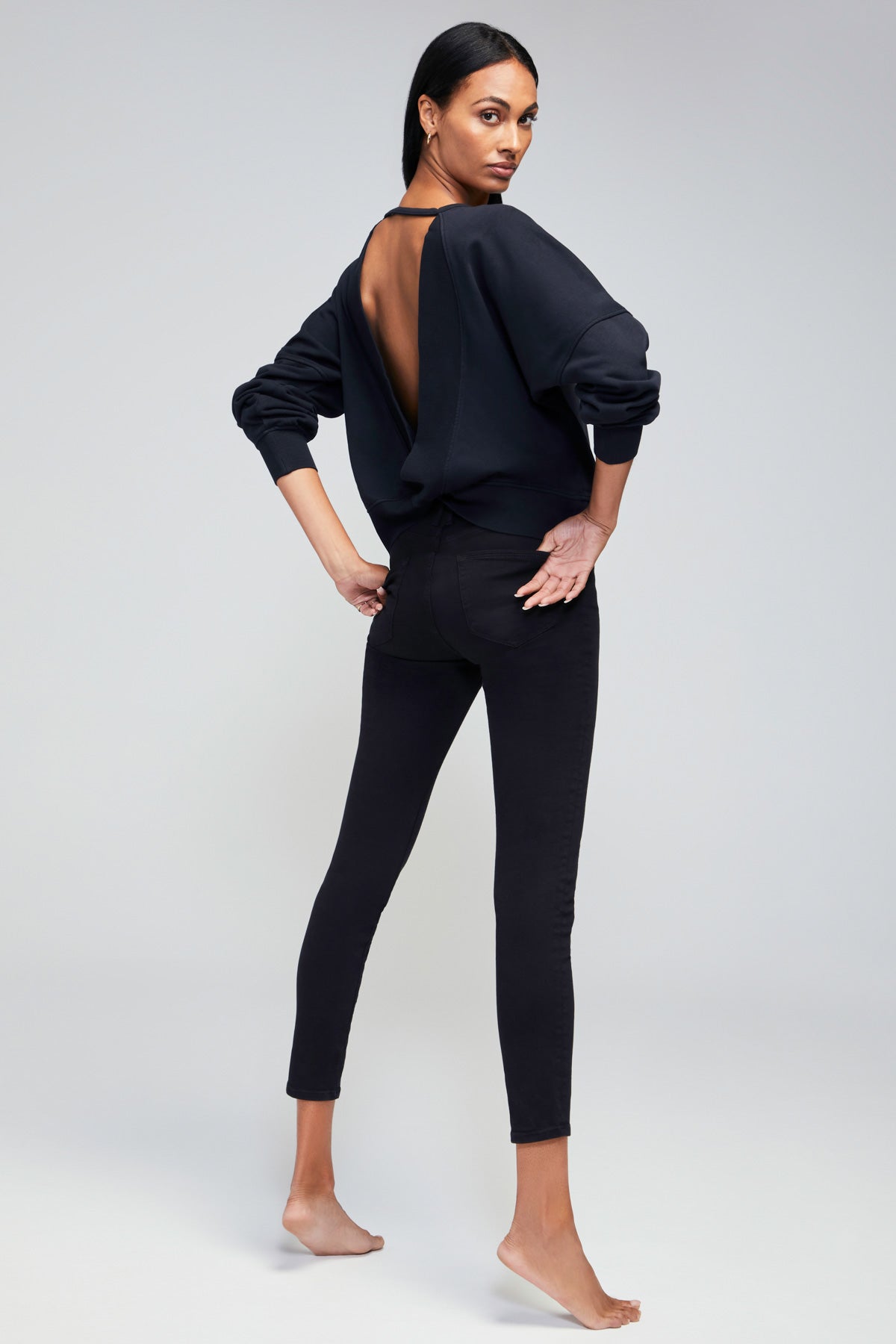 Salt Spray Lips Oliver Twist Pullover | Clean Black