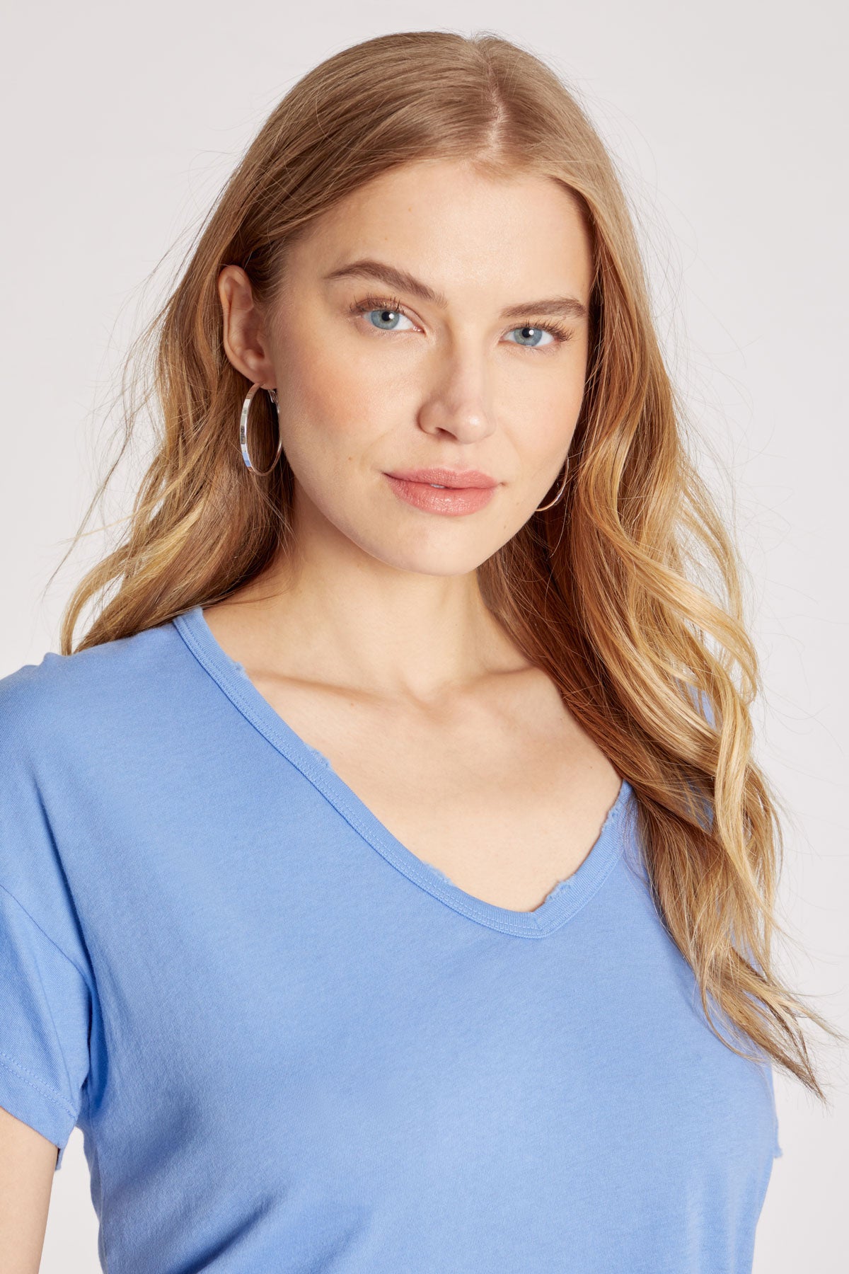 Chrissy V-Neck Tee | Wedgewood