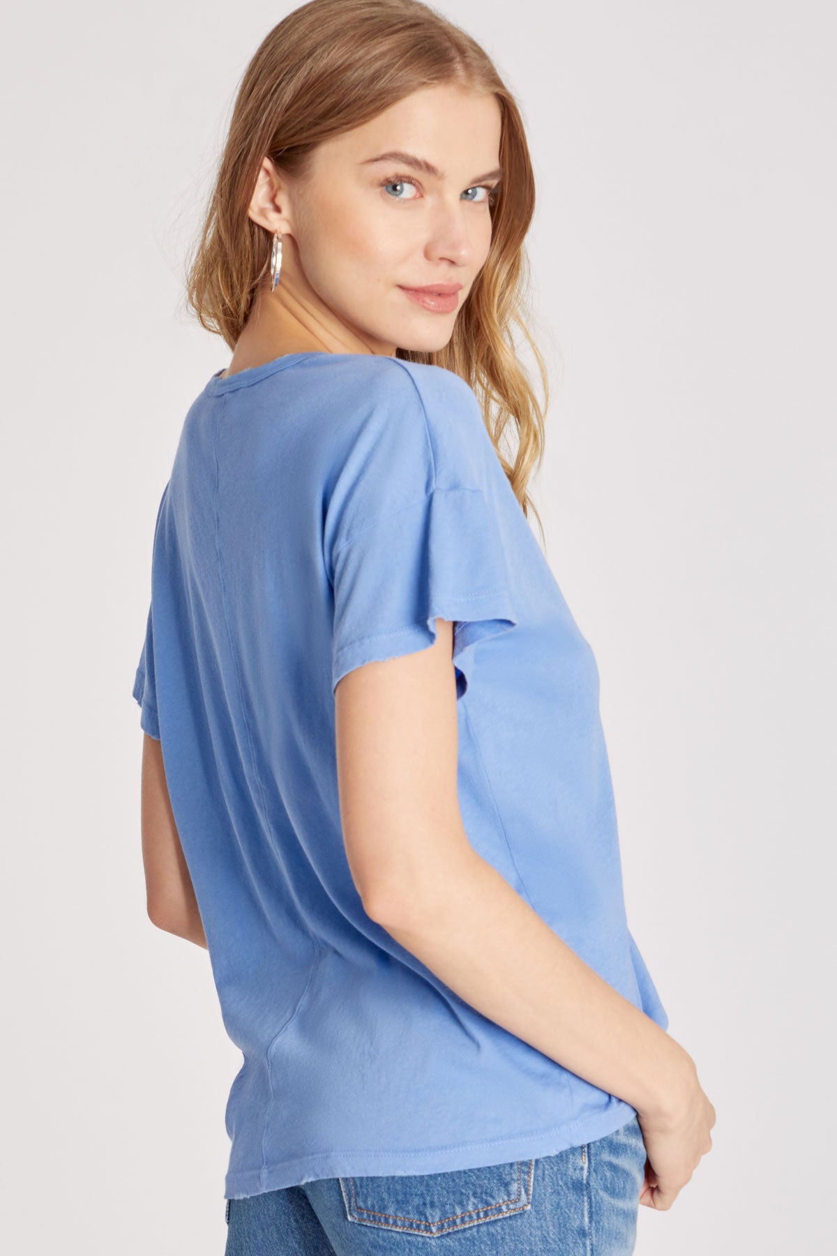 Chrissy V-Neck Tee | Wedgewood